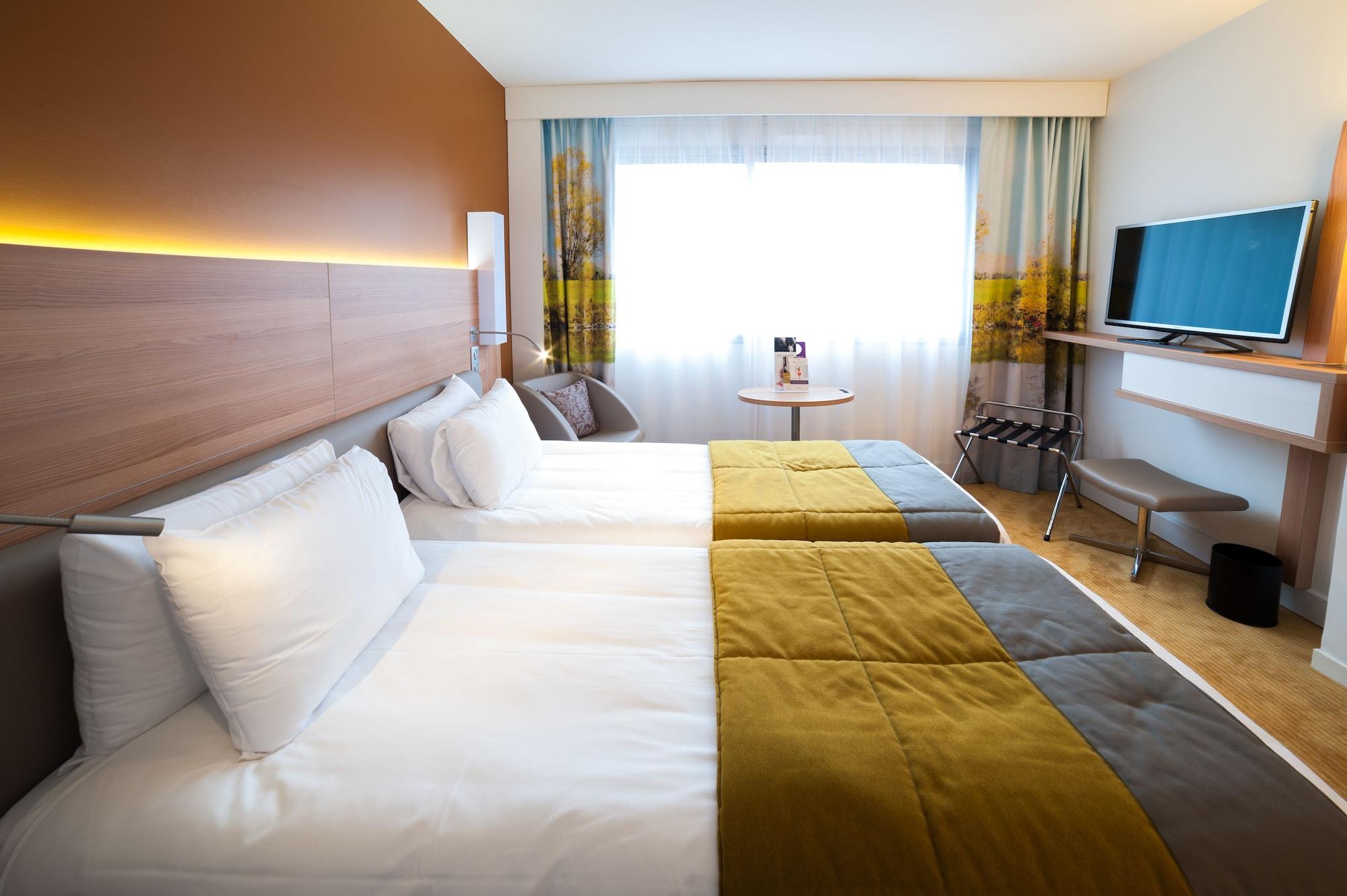 Mercure Bord De Saone Hotel